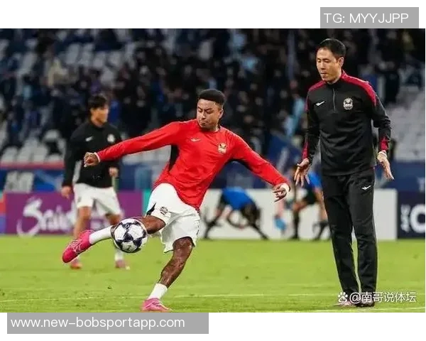 林加德与莱切特场上冲突激烈双方互推互搡引发热议