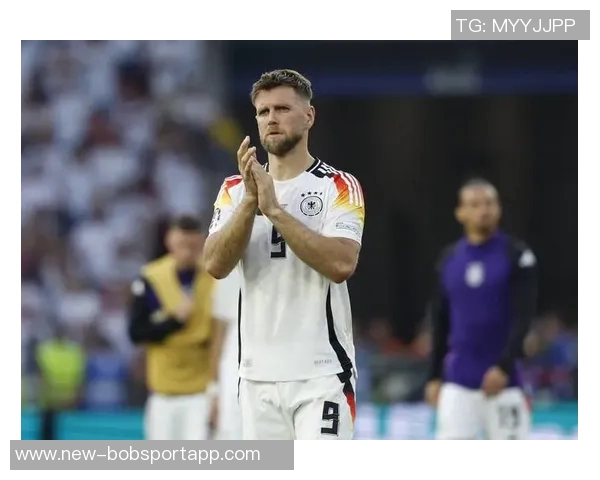 西汉姆瞄准罗马前锋多夫比克计划替代转会米兰的菲尔克鲁格